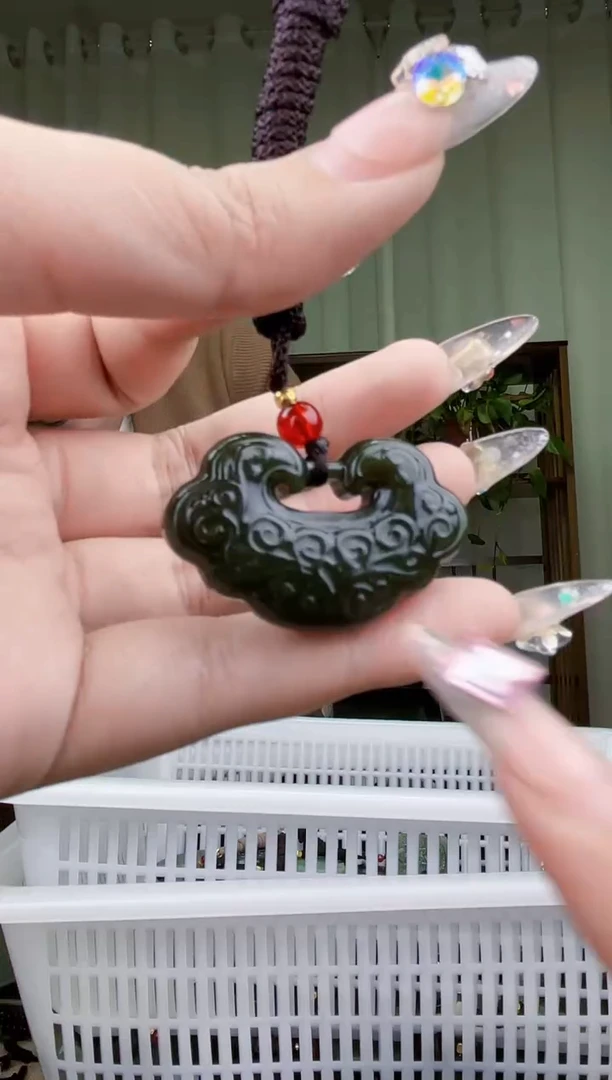 【闪购商品】和田玉挂件未镶嵌拍一发一，多样性发货！