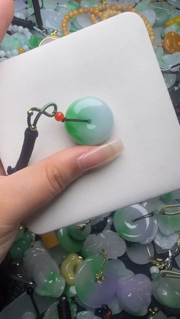 翡翠未镶嵌颈饰天然缅甸翡翠吊坠