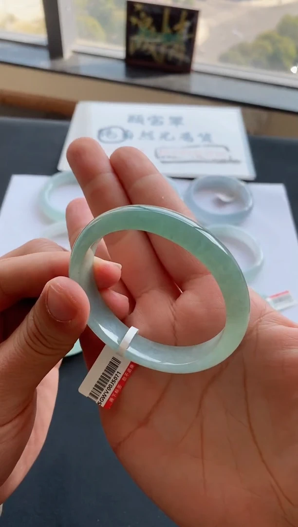 【闪购商品】翡翠手镯未镶嵌7号55.6*50.8*12.6*7.5