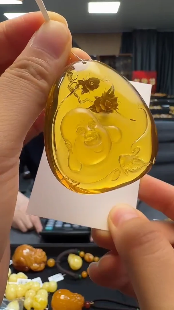 琥珀颈饰未镶嵌天然保真蜜蜡雕刻件（送绳子）