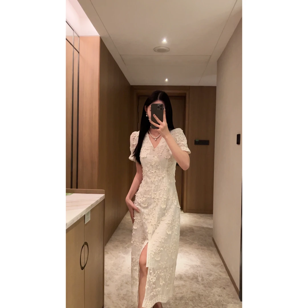 【繁花似锦】2025蕾丝开衩连衣裙海边少女度假气质设计感长裙B0025