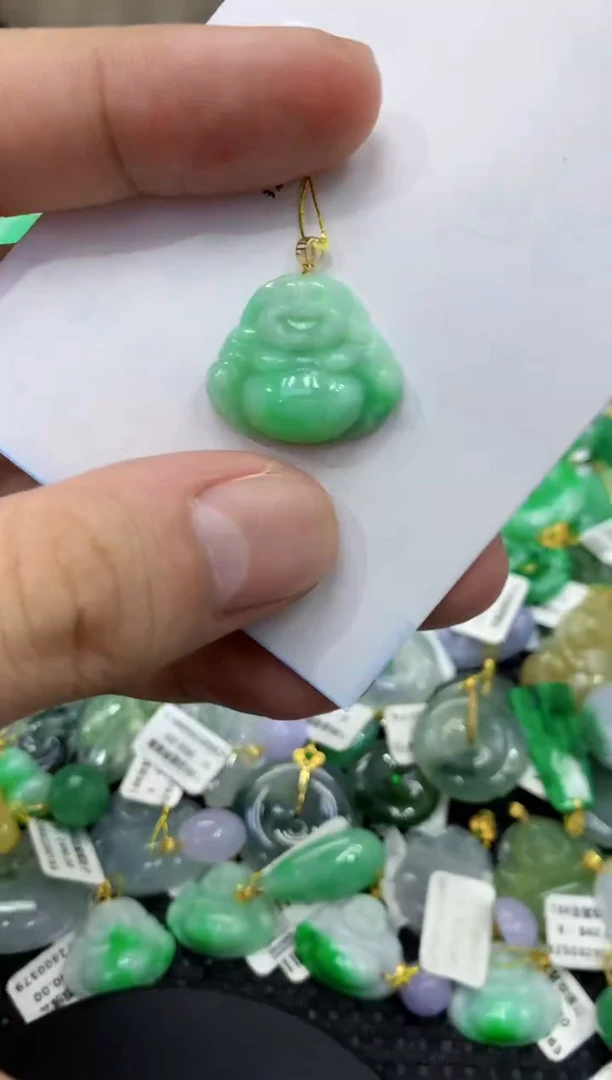 颈饰18K金镶嵌翡翠天然缅甸翡翠A货