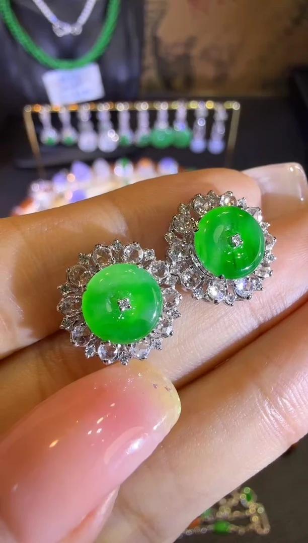 【闪购商品】翡翠耳饰18K金镶嵌高冰满绿平安扣耳钉