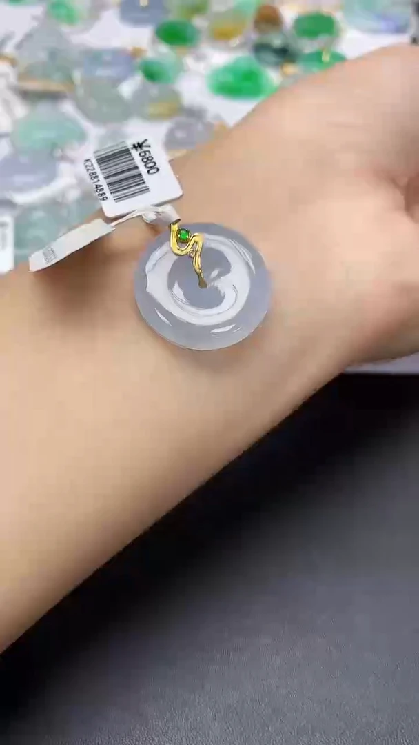 翡翠18K金镶嵌颈饰天然缅甸a货翡翠