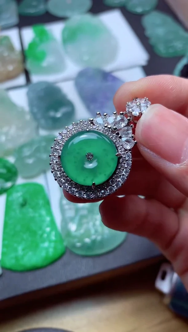 翡翠未镶嵌颈饰天然翡翠