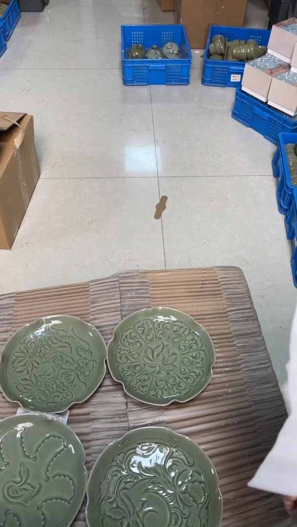 陶瓷纯手工秘色花口壶承 纹饰随机发