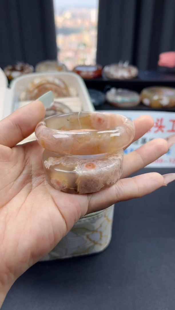 未镶嵌手镯石英质玉（55圈口）赠送镯心