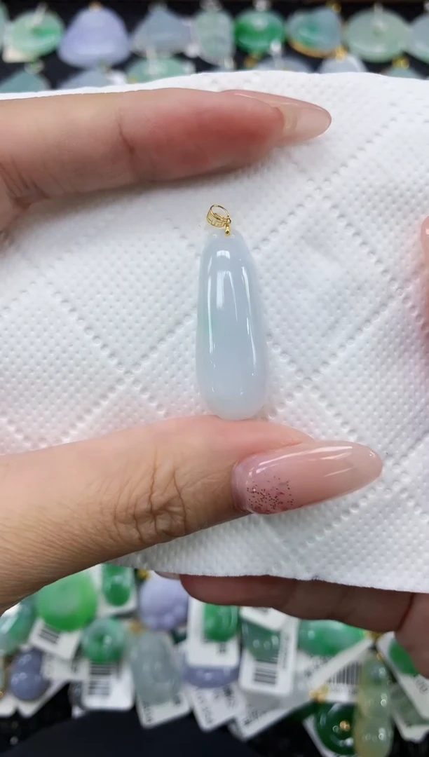 颈饰18K金镶嵌翡翠1111111111