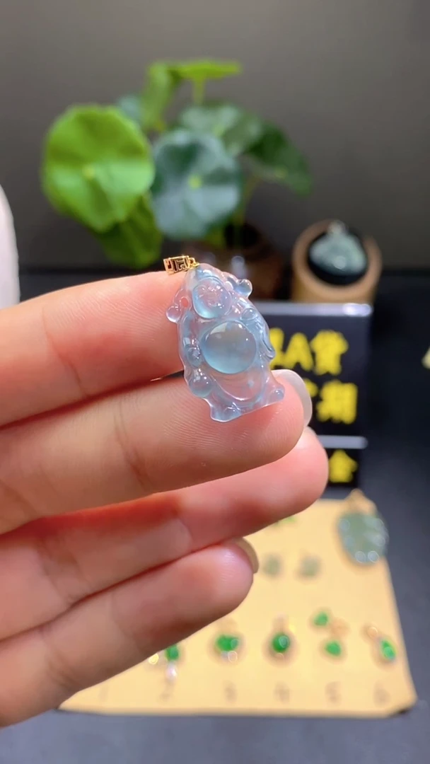 颈饰18K金镶嵌翡翠翡翠A货
