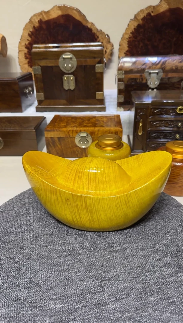 金丝楠木 纯手工雕刻金元宝