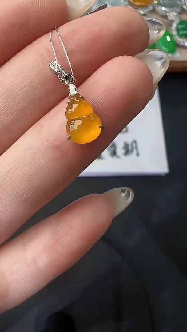 翡翠18K金镶嵌吊坠(不含链)11