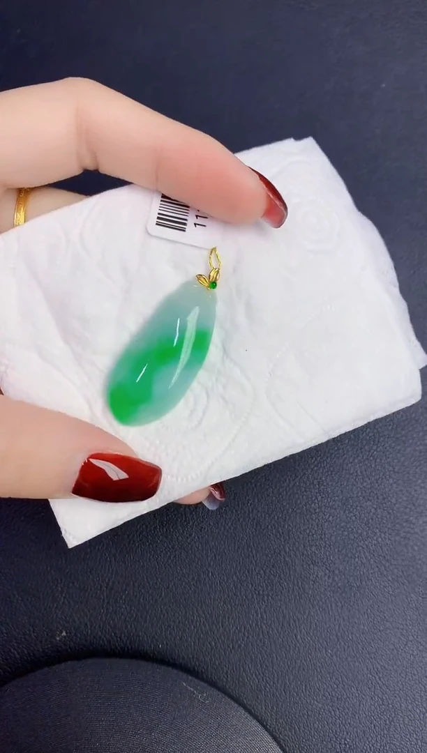 颈饰18K金镶嵌翡翠缅甸天然翡翠a货