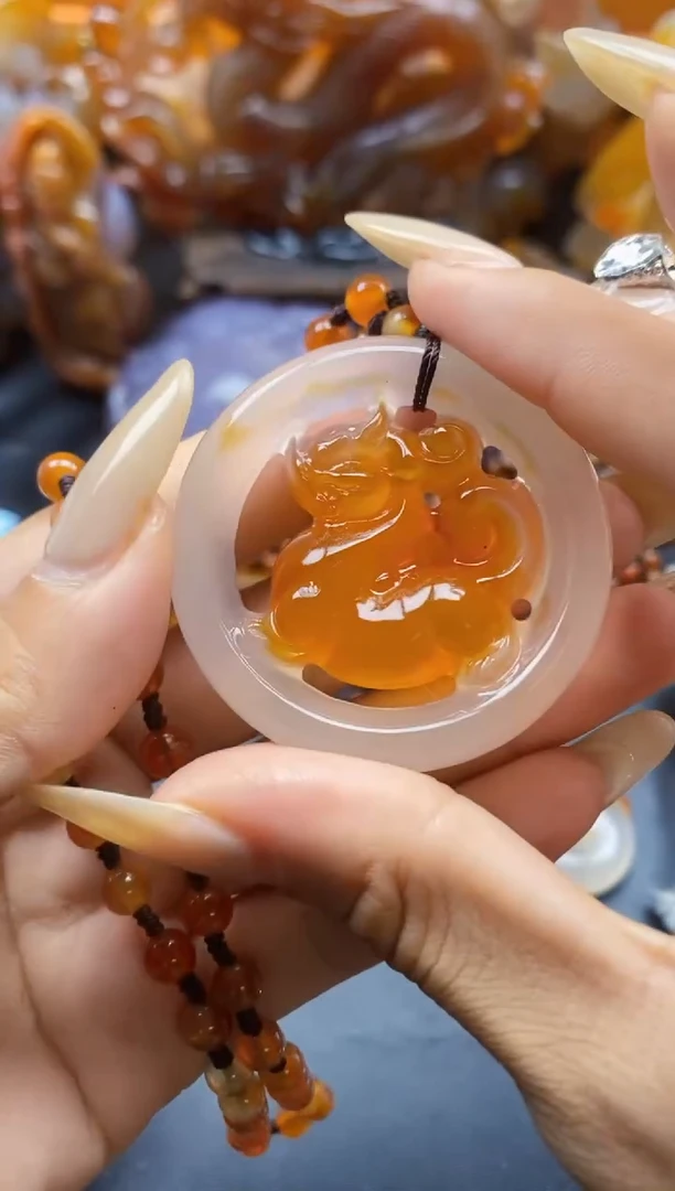 玛瑙/玉髓挂件未镶嵌ـ****٨ll