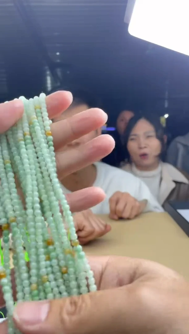【现场收货】天然翡翠珠链  多样性发货发一件