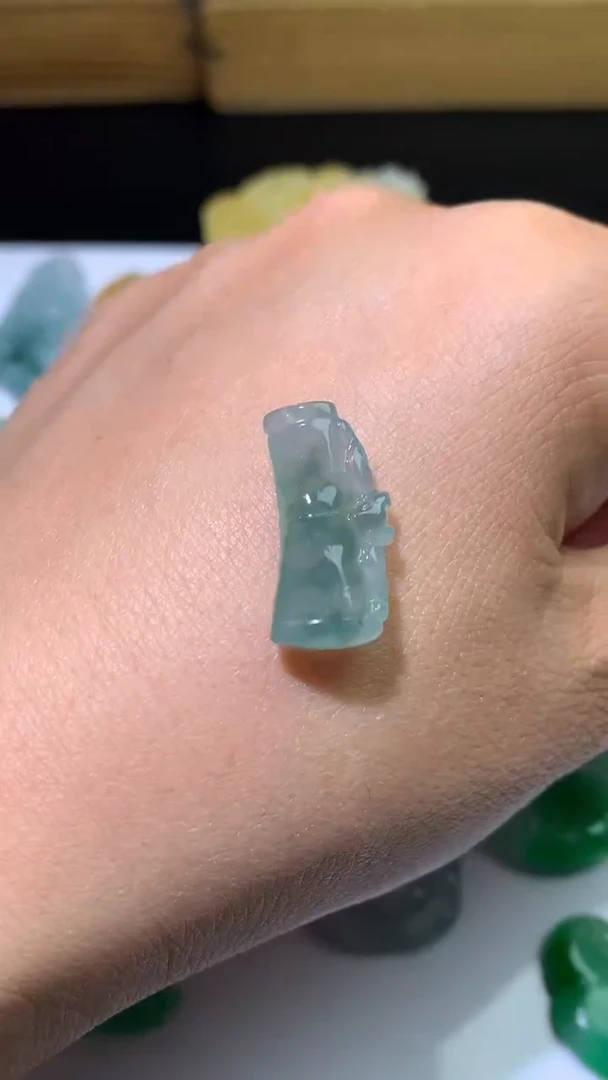 未镶嵌定制翡翠毛货