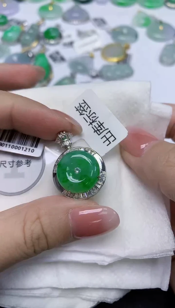 颈饰未镶嵌翡翠天然缅甸翡翠A货多样性发一件