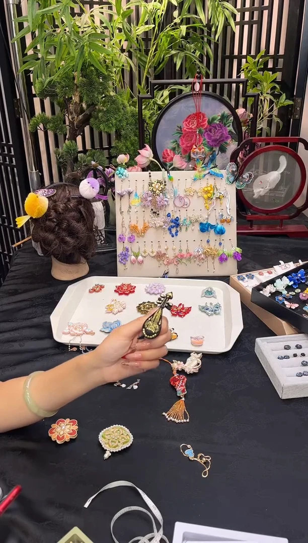 织绣荆****O非遗苏绣手工饰品
