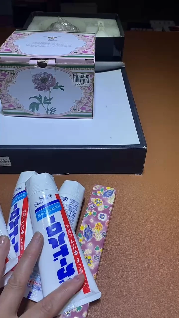 瓷片碗碟好物一件不留@@1