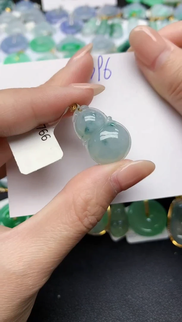 颈饰18K金镶嵌翡翠天然缅甸A货翡翠百元以上9元证书费自理