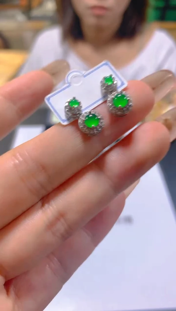 未镶嵌翡翠耳饰多样性发一