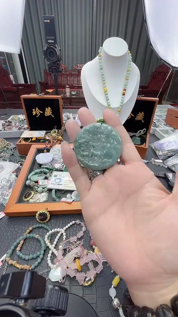 颈饰未镶嵌翡翠翡翠一鹿有你吊坠