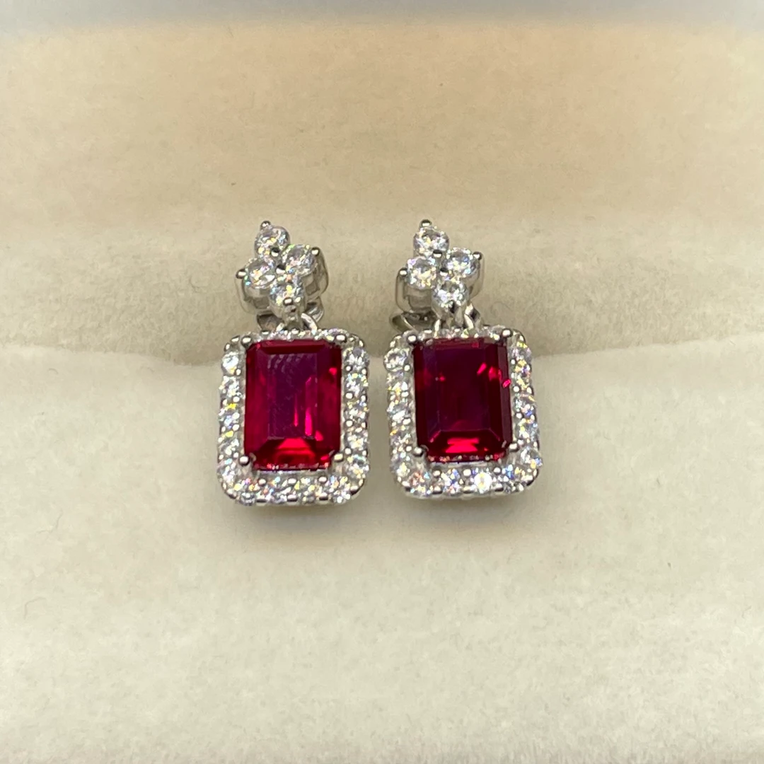 【Vivia】甄选 红香水瓶耳坠1.0CT