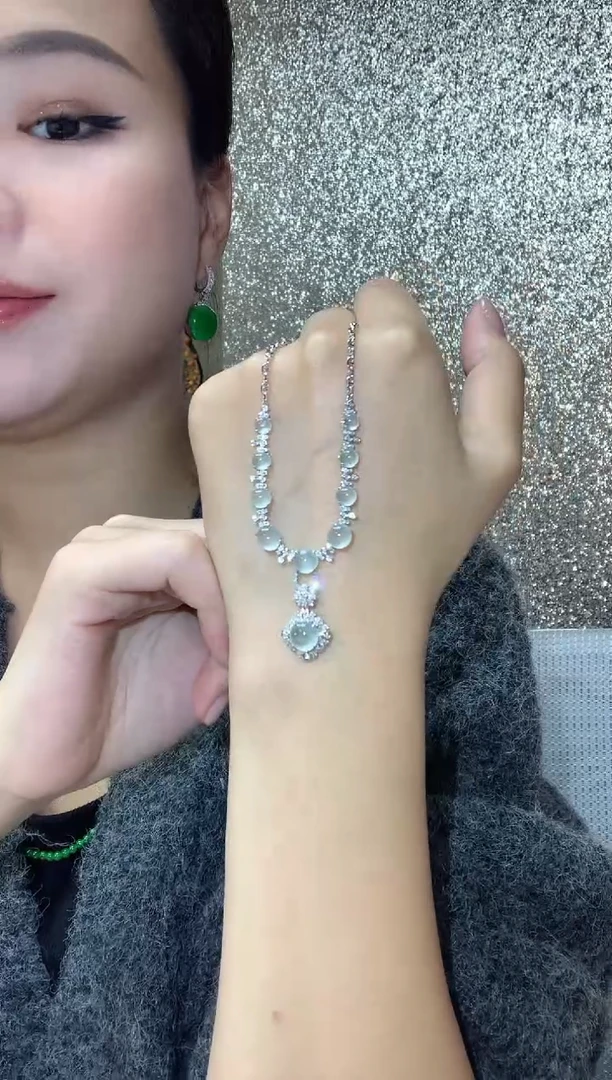 套链18K金镶嵌翡翠A84