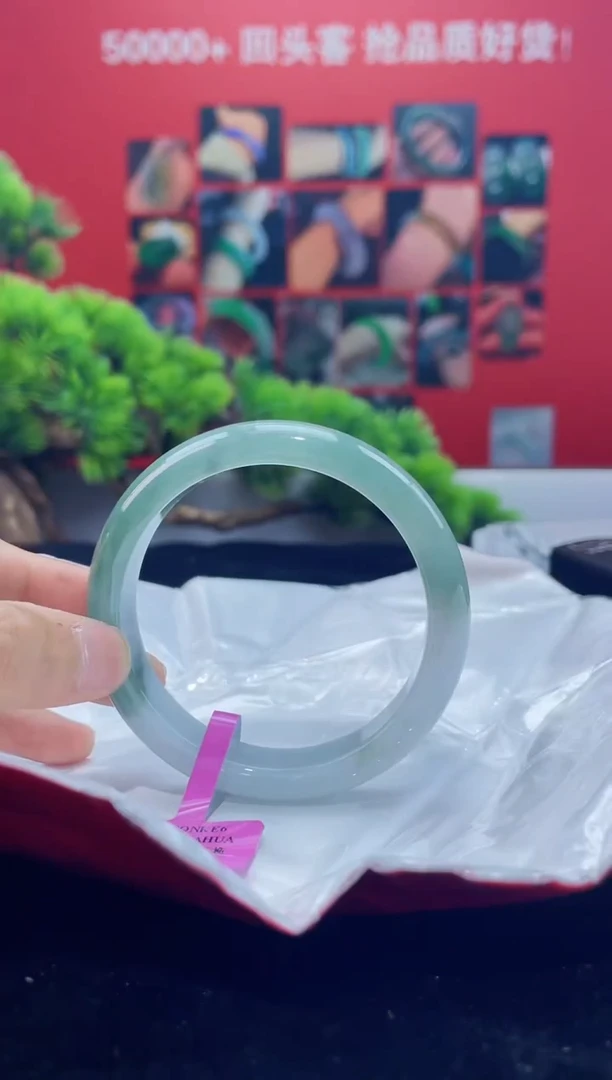 翡翠手镯未镶嵌4