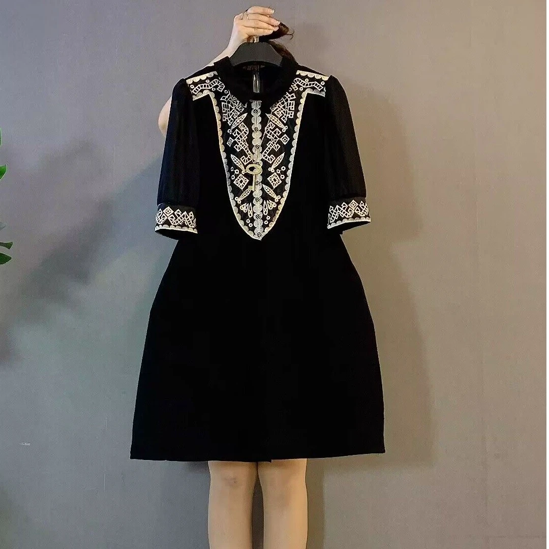 夏天大码连衣裙女装新款宽松显瘦文艺复古范遮肚绣花韩版拼接裙