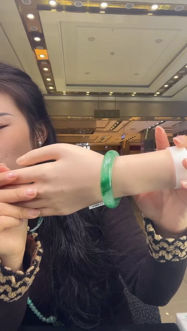 未镶嵌手镯石英质玉20