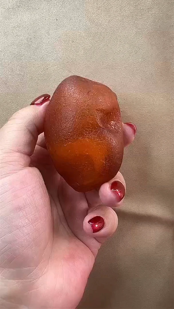 未镶嵌颈饰琥珀吊坠