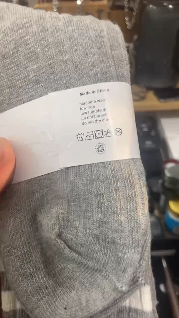 瓷片闪购商品  如图所示