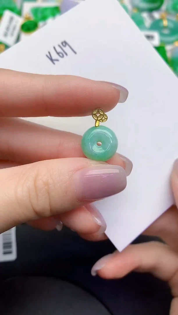 颈饰未镶嵌翡翠缅甸天然翡翠A货