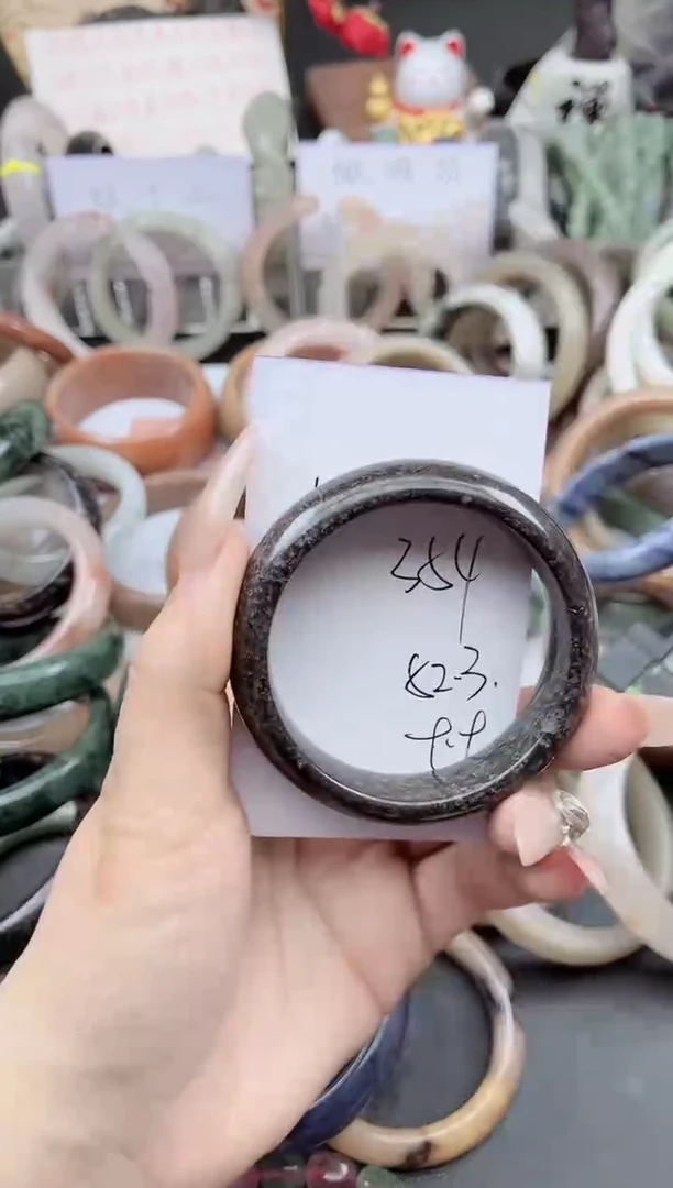 未镶嵌手镯石英质玉354