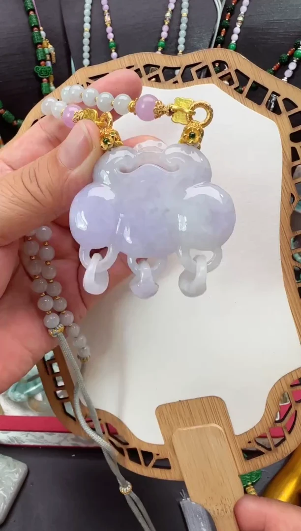 颈饰未镶嵌翡翠吊坠