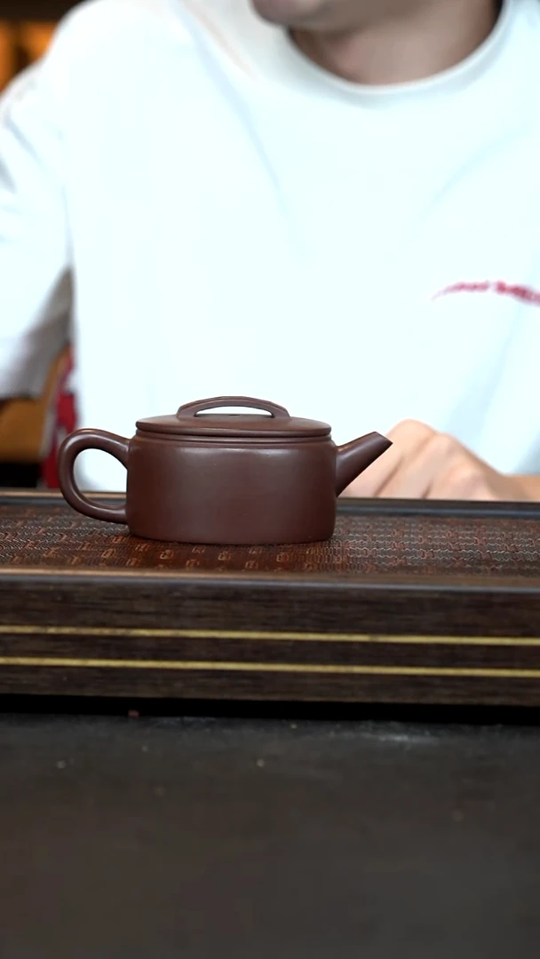 茶壶紫砂    LY    一厂老紫泥       汉瓦      200cc
