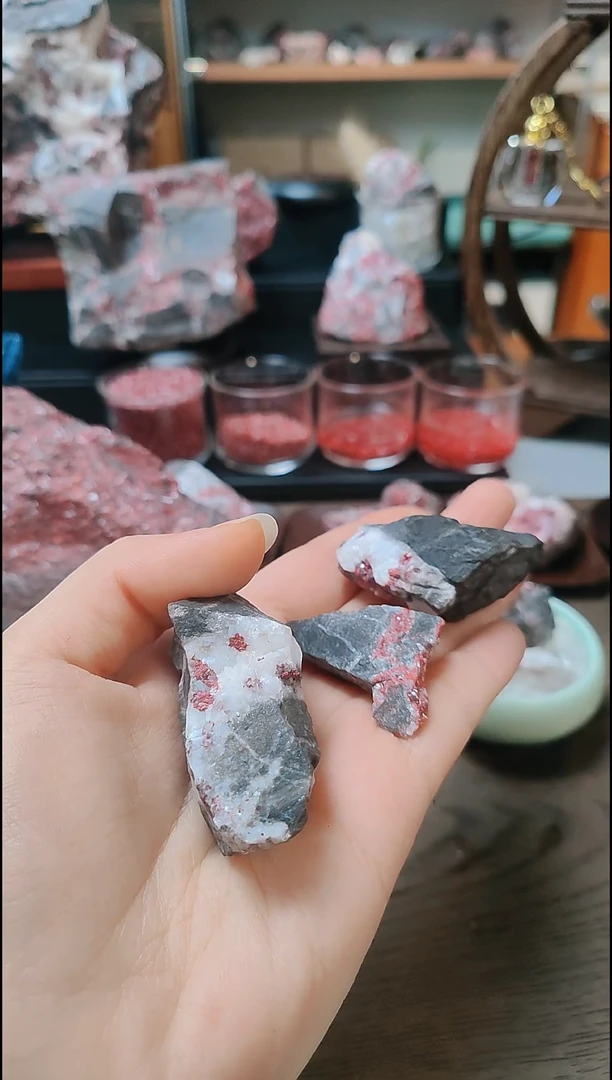 天然辰砂活福利朱砂小原石