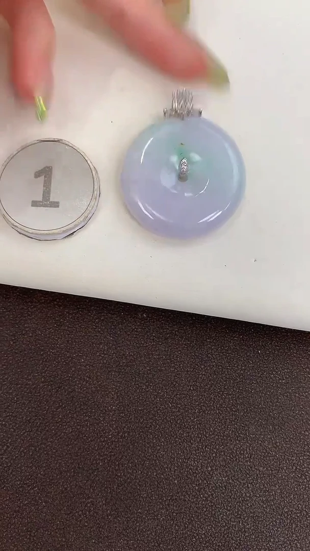颈饰18K金镶嵌翡翠天然缅甸a货翡翠