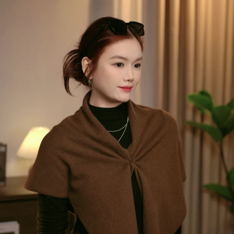 澳毛围巾女冬季披肩两用高级感纯色百搭三角巾韩系氛围感外搭围脖