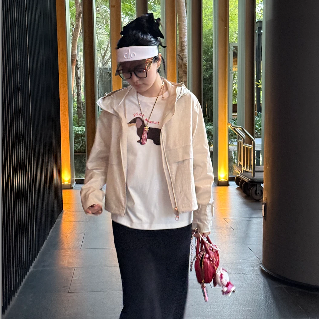 PM王囡囡 “腊肠物语”白色宽松腊肠狗短袖 ND1A0078