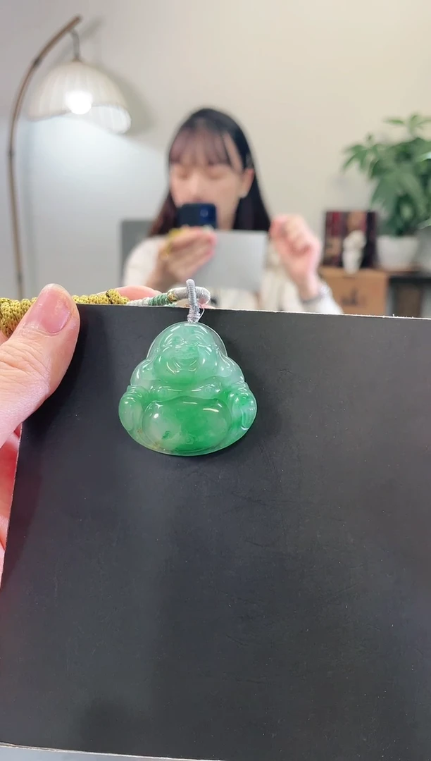颈饰未镶嵌石英质玉佛公