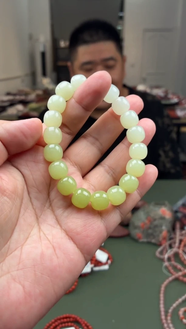 手串未镶嵌和田玉单圈手串一条约10mm多样性发货