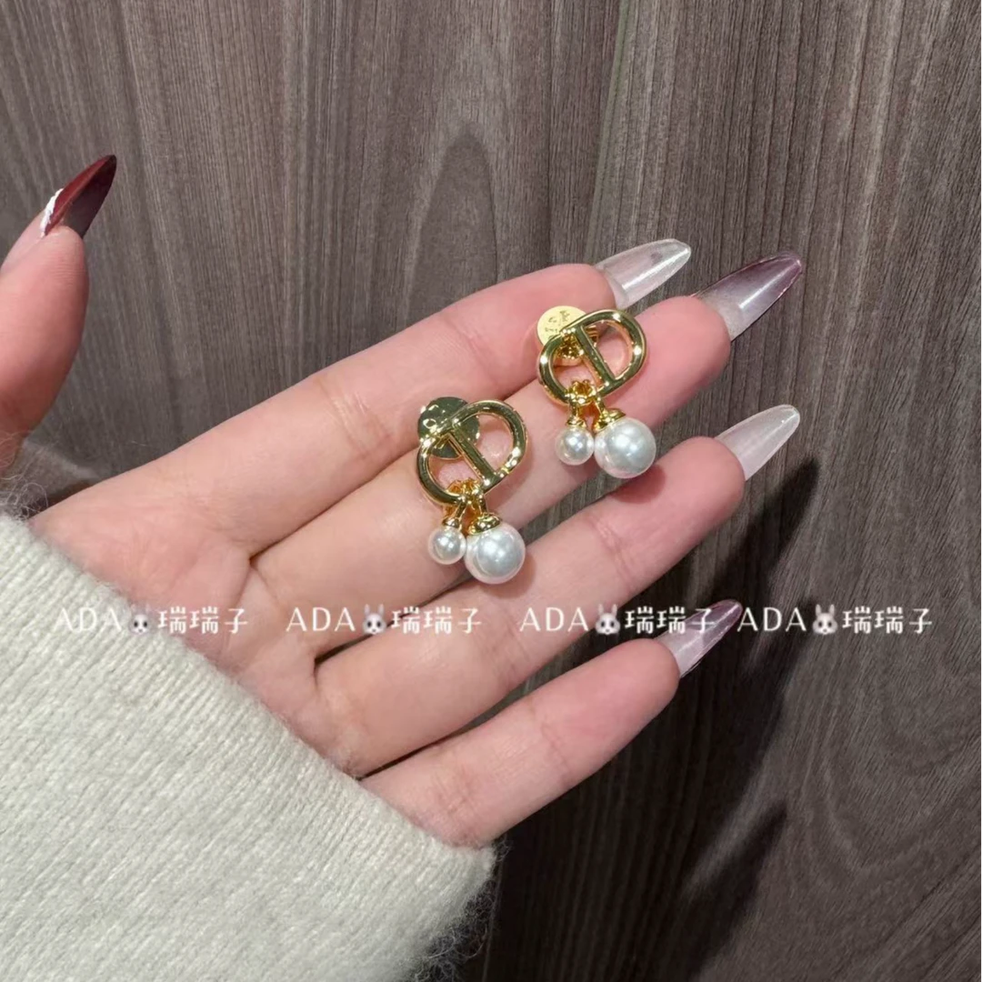 铜合金仿珍珠耳饰 089 25早春系列D家猪鼻双珠耳钉