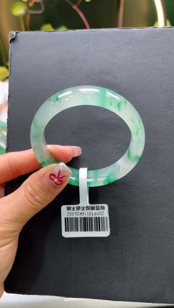 【闪购商品】石英质玉手镯未镶嵌+53.54+艳艳