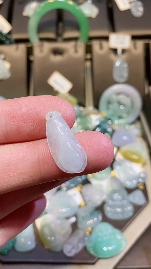 【闪购商品】翡翠颈饰未镶嵌纯天然A货翡翠一件