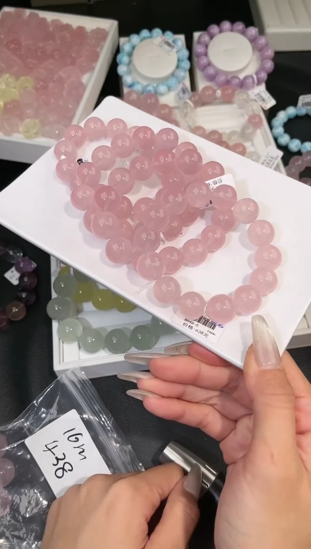 【闪购商品】水晶手链未镶嵌多样性发一粉泡泡16mm