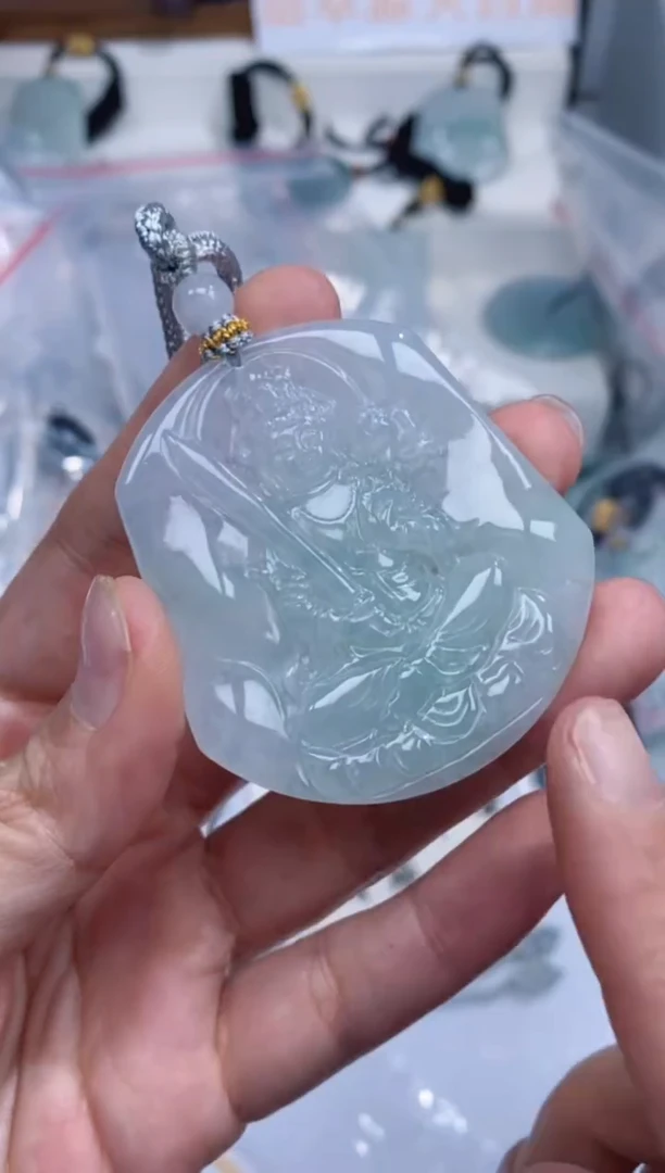 颈饰未镶嵌翡翠吊坠