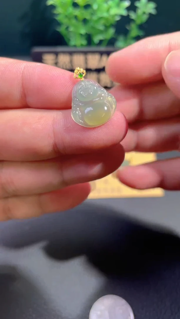 颈饰18K金镶嵌翡翠翡翠