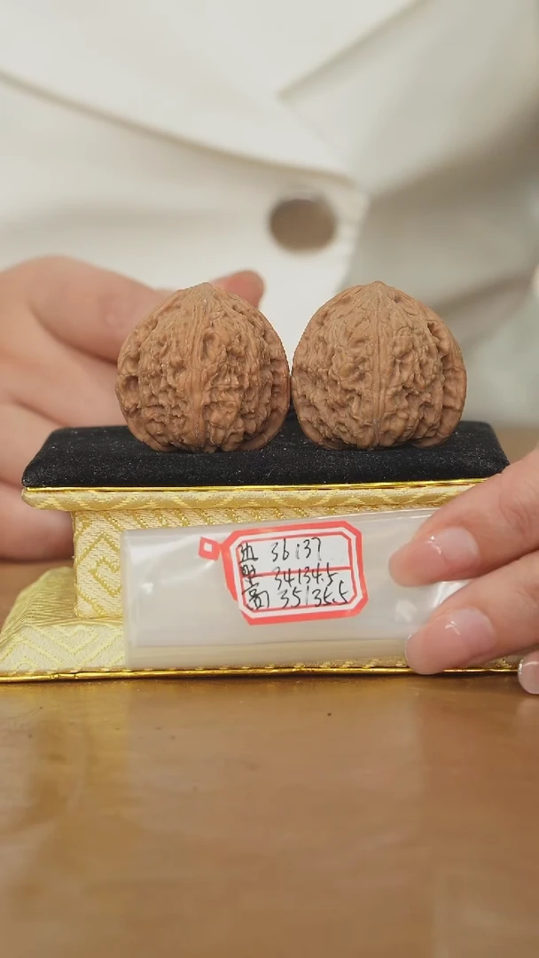 把件文玩核桃密纹狮子头