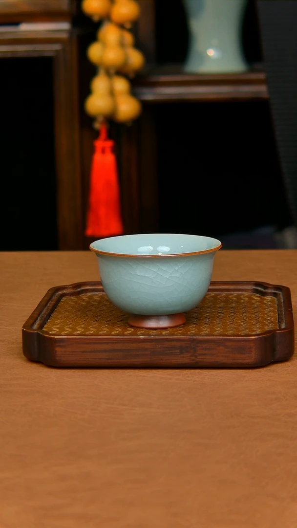 瓷片冰片压手杯原矿天青一级品